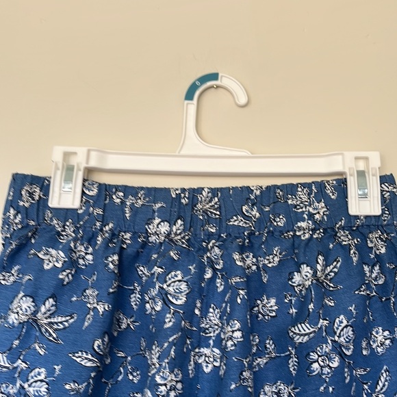 Loft pull on floral shorts. Sz. S. - Picture 7 of 9